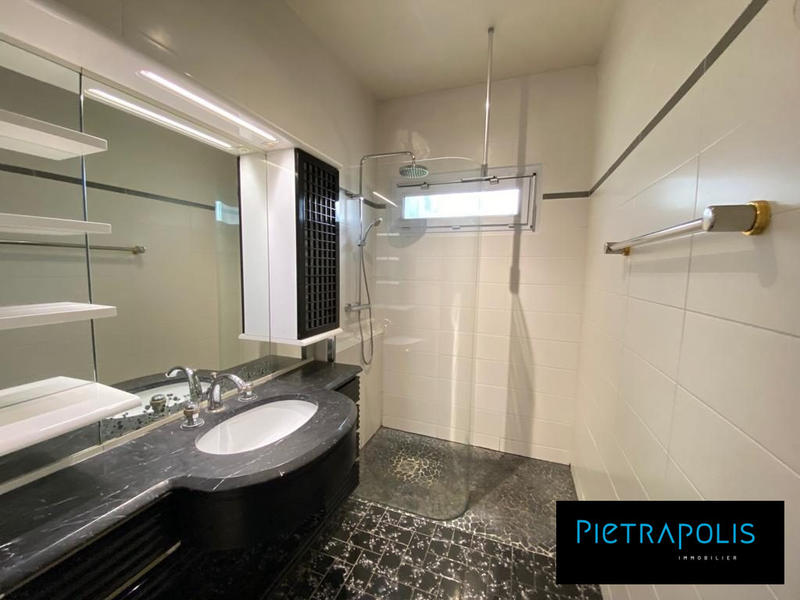 Maison - 292 m² - 7 pièces