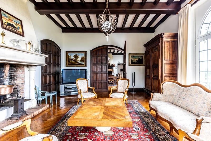 Château - 600 m² - 12 pièces