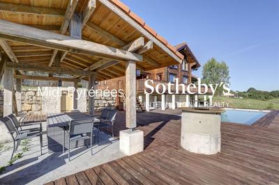 Maison - 163 m² - 6 pièces