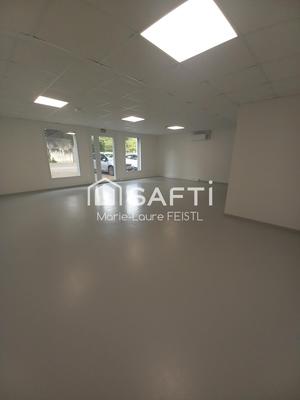 Local commercial - 334 m² - 10 pièces