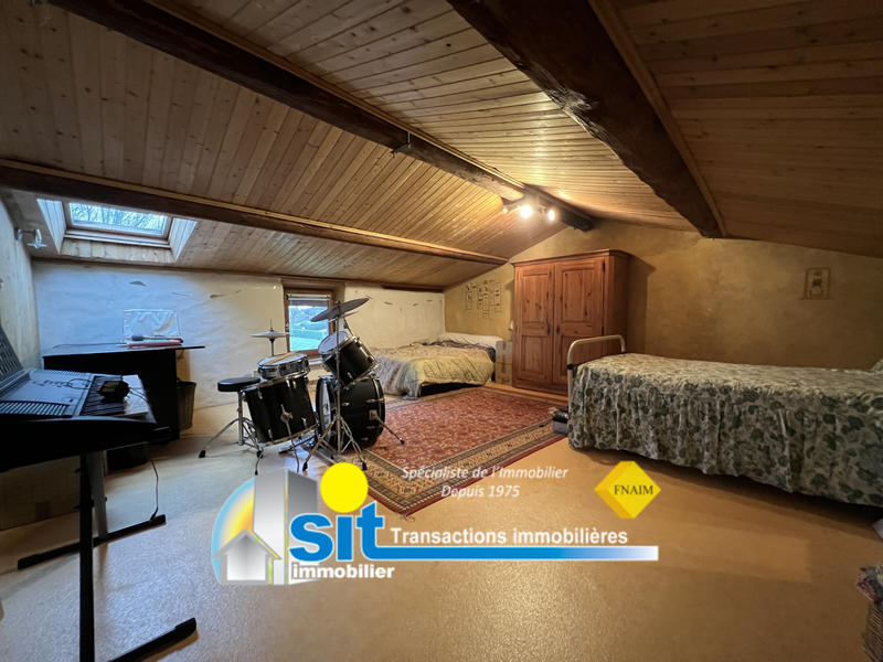 Maison - 230 m² - 8 pièces