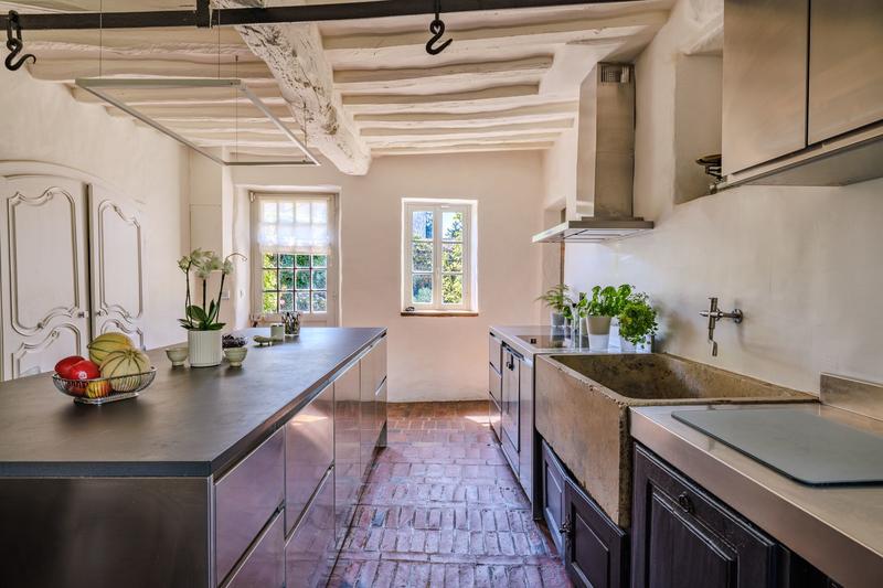 Maison - 453 m² - 7 pièces