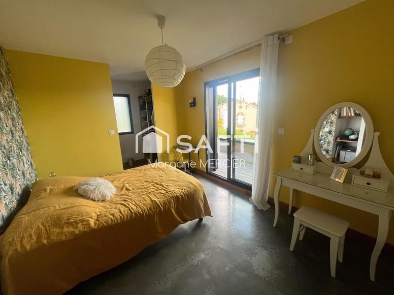 Maison - 220 m² - 8 pièces