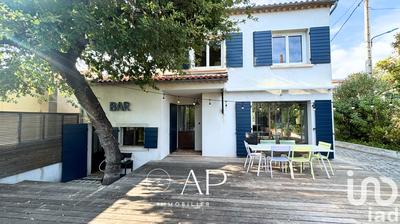 Maison - 102 m² - 5 pièces