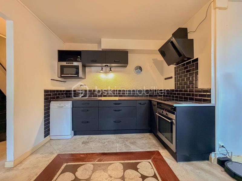 Loft - 77 m² - 3 pièces