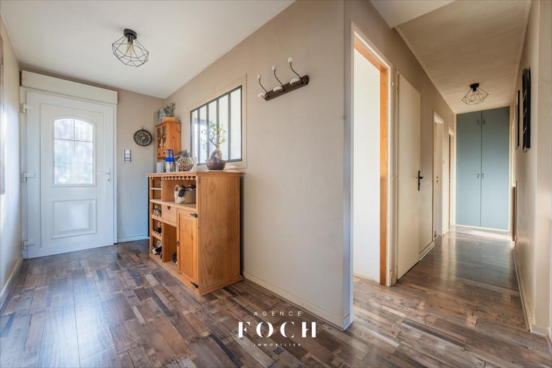 Maison traditionnelle - 220 m² - 8 pièces