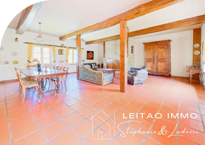 Propriété - 336 m² - 11 pièces