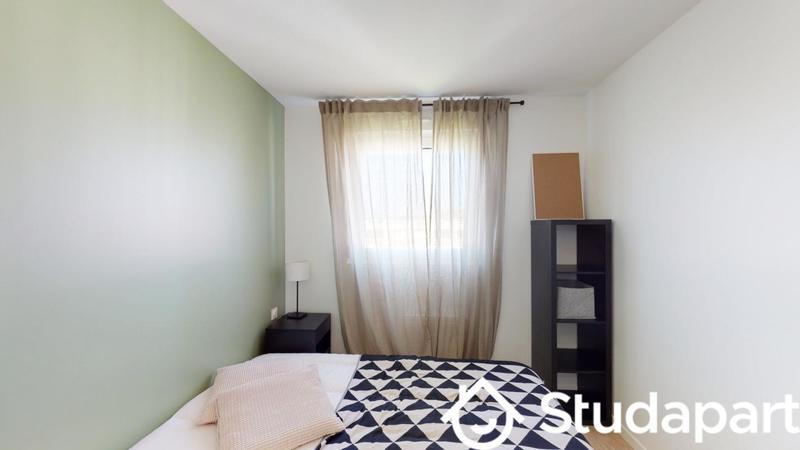 Chambre - 9 m² - 1 pièce
