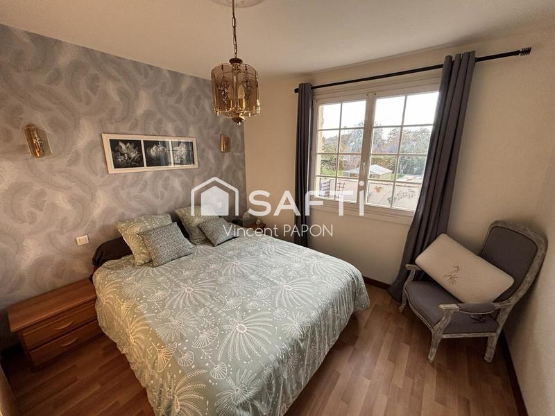 Maison - 90 m² - 5 pièces