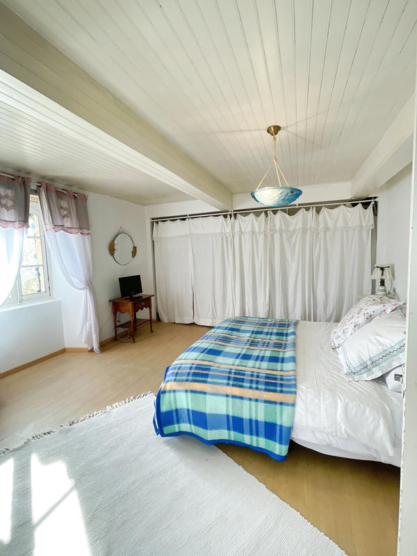 Maison - 260 m² - 9 pièces