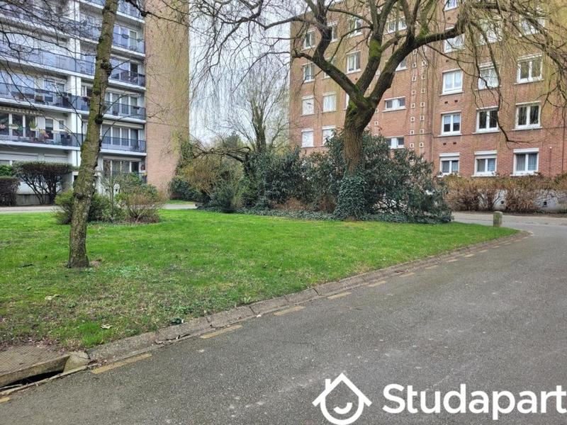 Chambre - 9 m² - 1 pièce