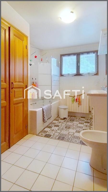 Maison - 223 m² - 11 pièces