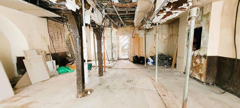 Immeuble - 90 m² - 5 pièces