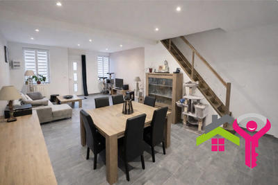 Maison - 90 m² - 4 pièces