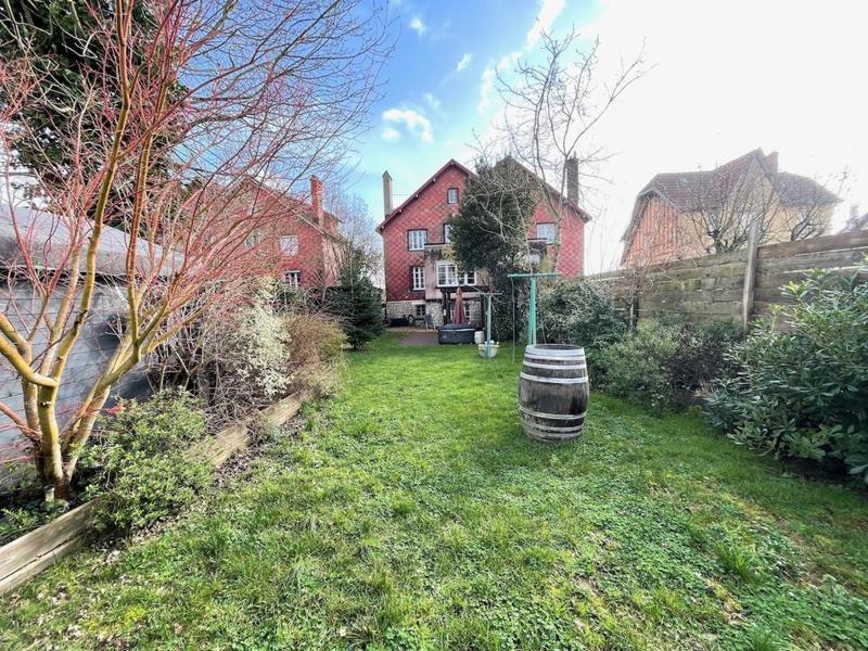 Maison - 137 m² - 8 pièces