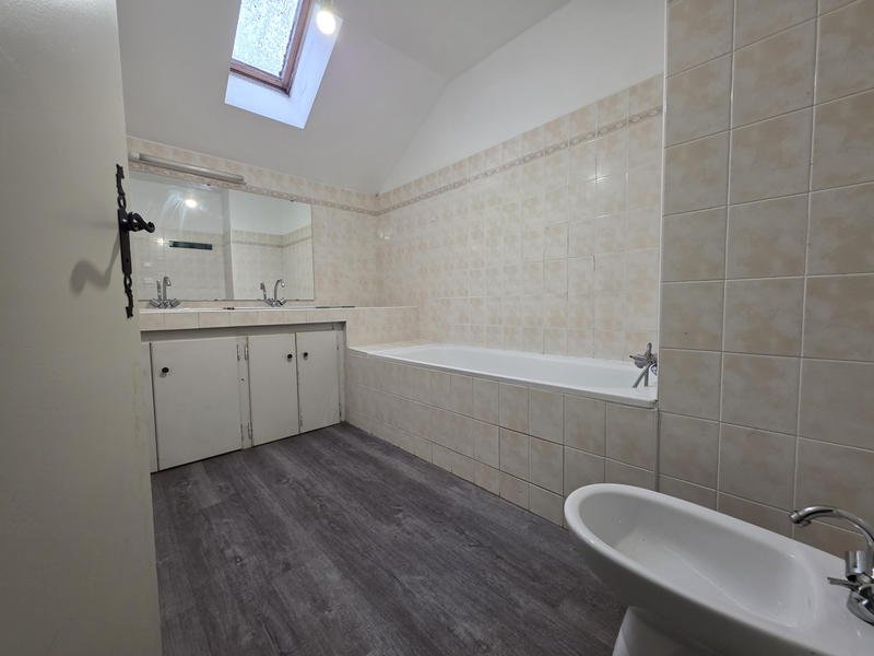 Maison de village - 165 m² - 11 pièces