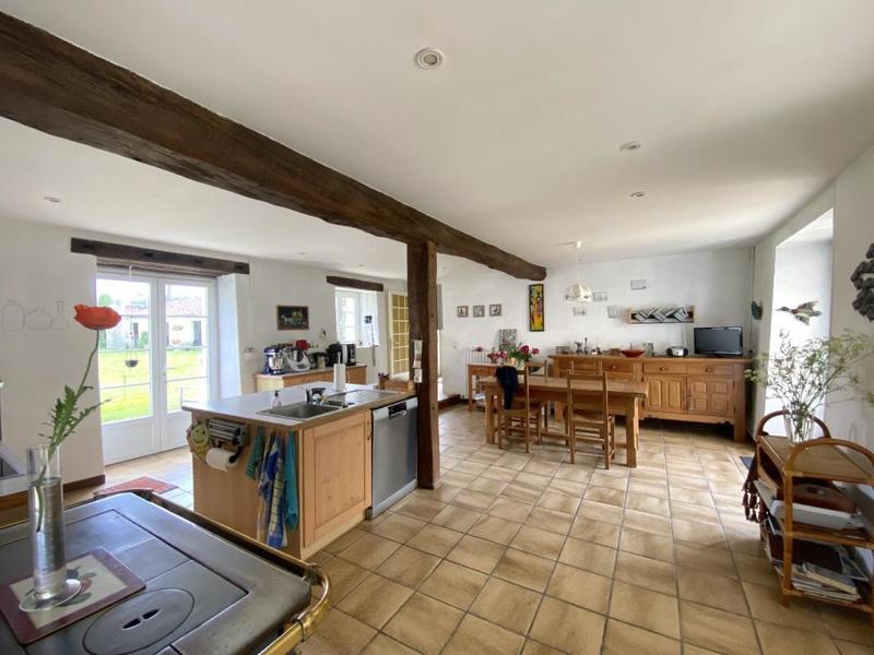 Propriété - 293 m² - 10 pièces