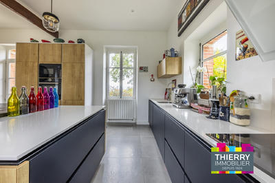 Demeure - 268 m² - 10 pièces