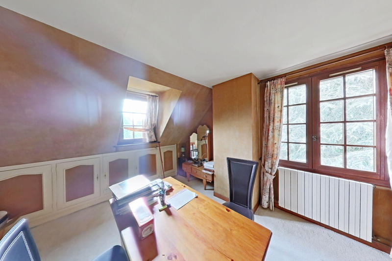 Maison - 180 m² - 6 pièces