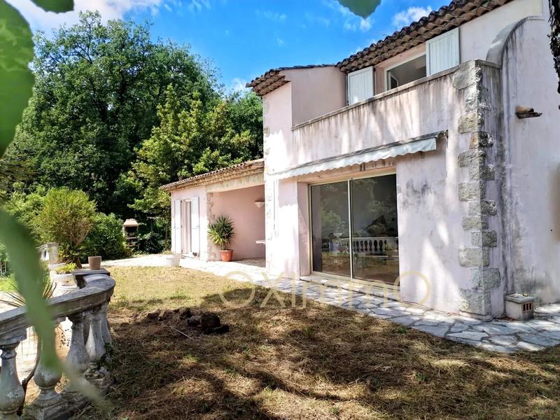 Villa - 201 m² - 6 pièces