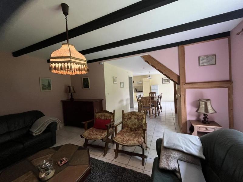 Propriété - 689 m²