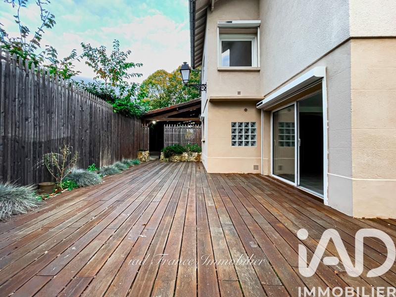 Maison - 264 m² - 8 pièces