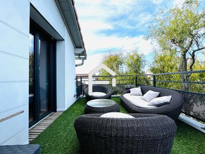 Appartement - 80 m² - 4 pièces