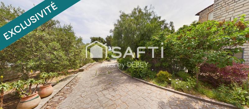 Maison - 250 m² - 8 pièces