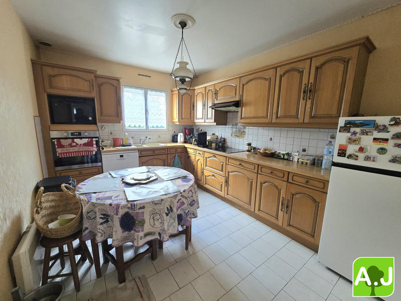 Maison - 102 m² - 5 pièces