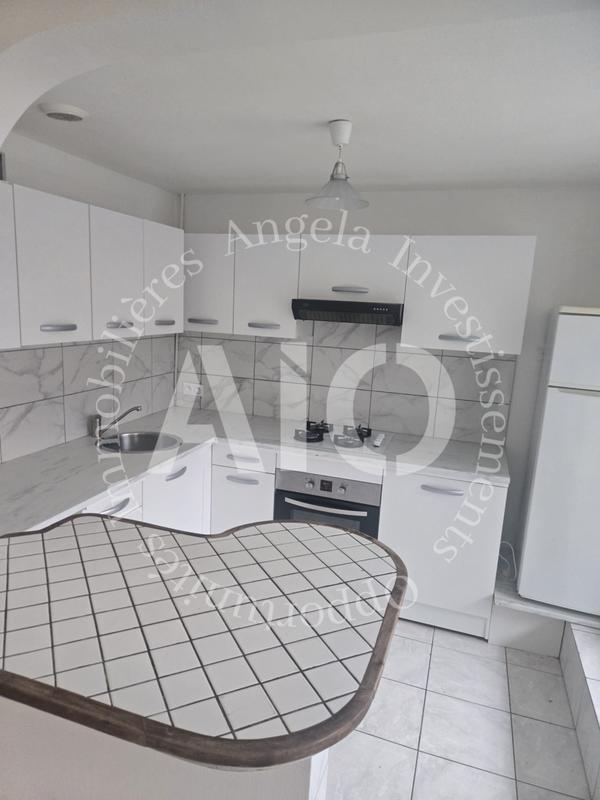 Appartement - 80 m² - 5 pièces