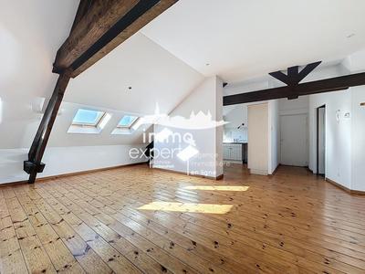 Appartement - 90 m² - 4 pièces