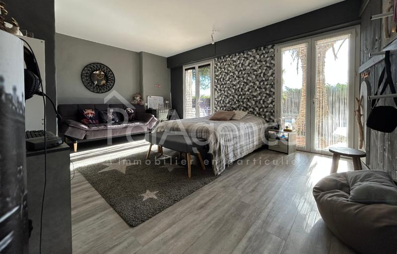 Maison - 246 m² - 6 pièces