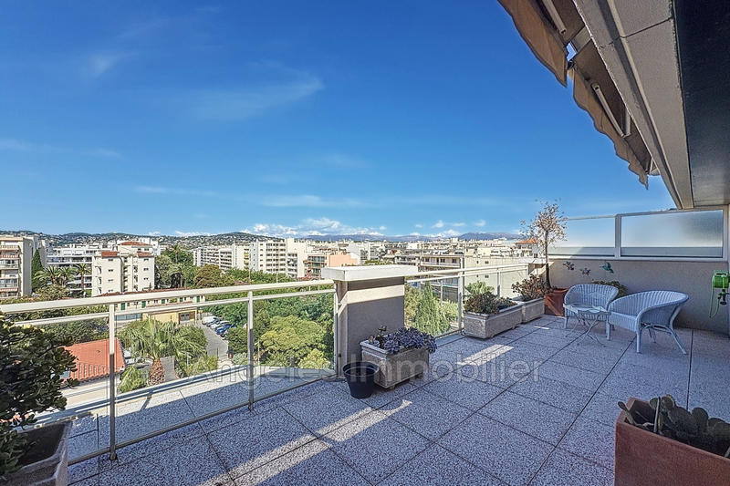 Appartement - 77 m² - 3 pièces