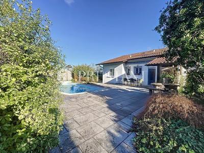 Maison - 170 m² - 7 pièces