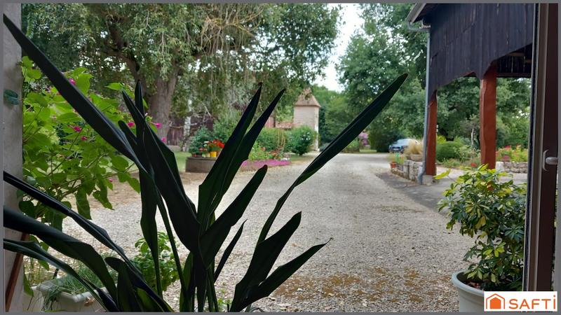 Maison - 220 m² - 6 pièces