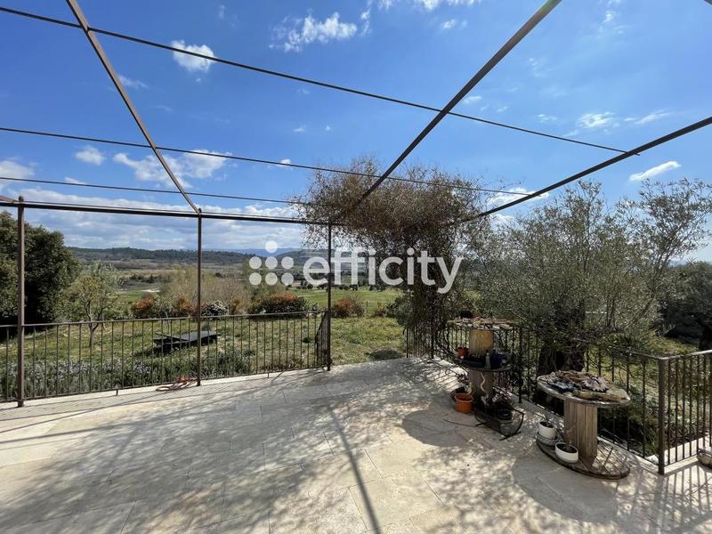 Maison - 240 m² - 11 pièces