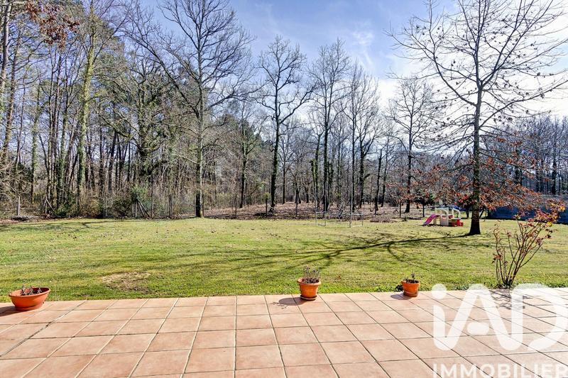 Maison - 220 m² - 5 pièces