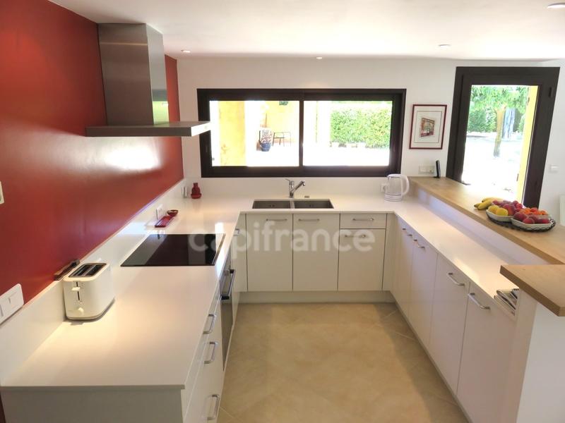 Villa - 293 m² - 10 pièces