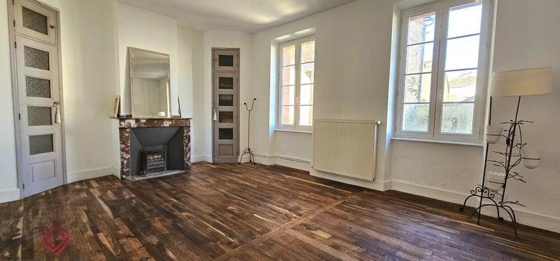 Maison - 270 m² - 12 pièces