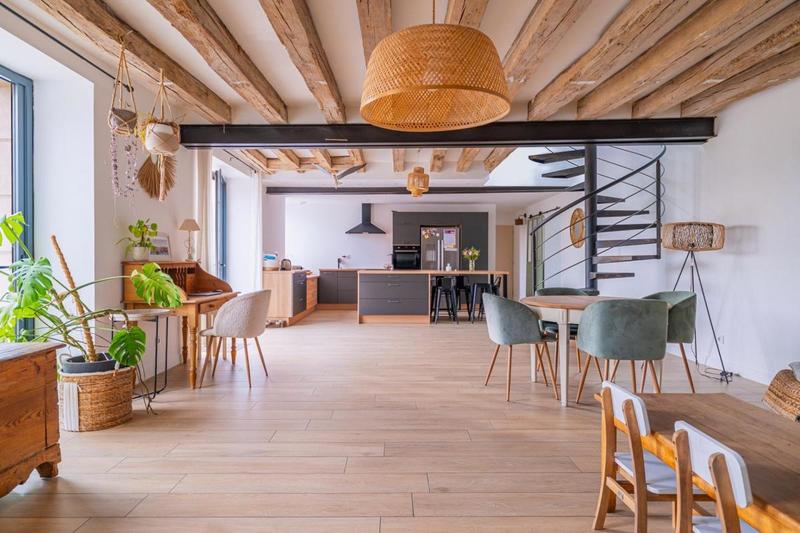 Maison en pierre - 145 m² - 6 pièces