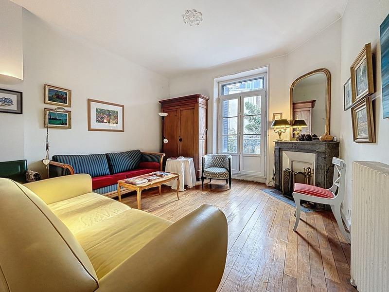 Maison bourgeoise - 200 m² - 9 pièces