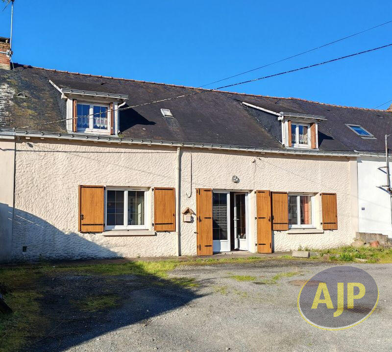 Maison - 96 m² - 5 pièces