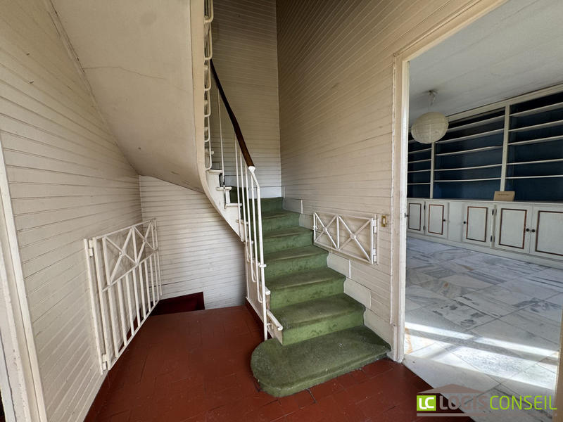 Villa - 222 m² - 7 pièces