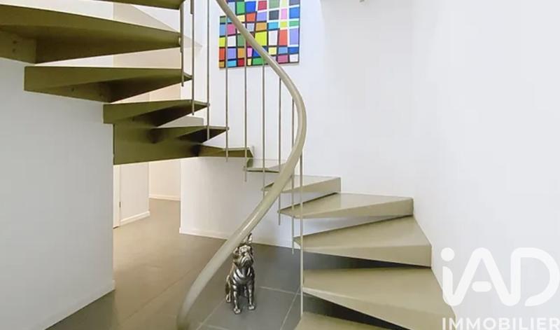 Maison - 196 m² - 5 pièces