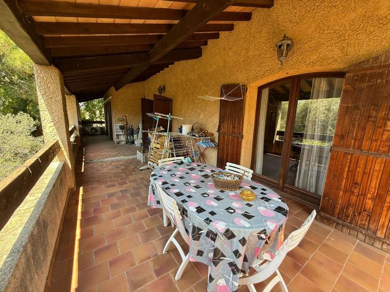 Maison - 320 m² - 5 pièces