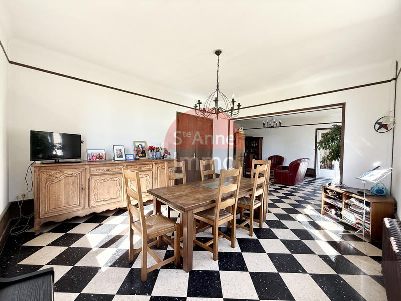 Maison - 205 m² - 8 pièces