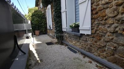 Maison - 140 m² - 8 pièces