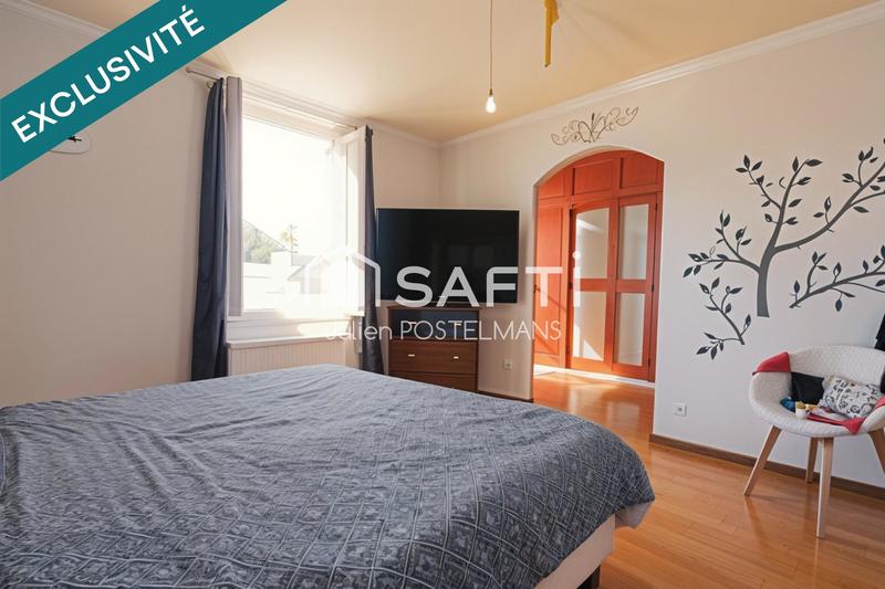 Maison - 180 m² - 8 pièces