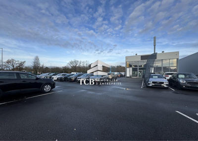 Local d'activités - 198 m²