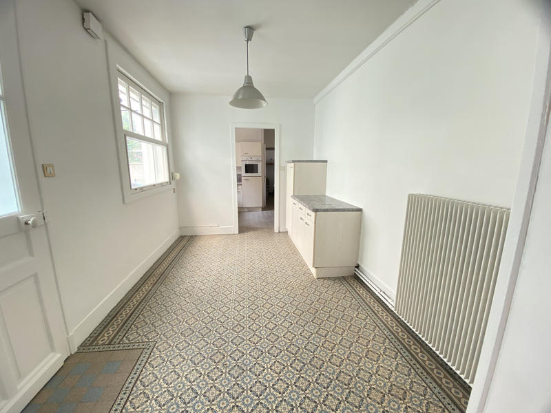 Maison - 181 m² - 8 pièces